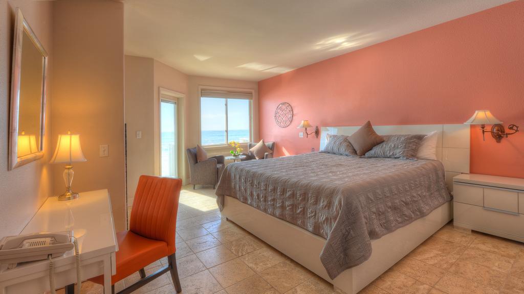 The Oceanfront Stay On Miramarbeach Hmb El Granada Exteriör bild